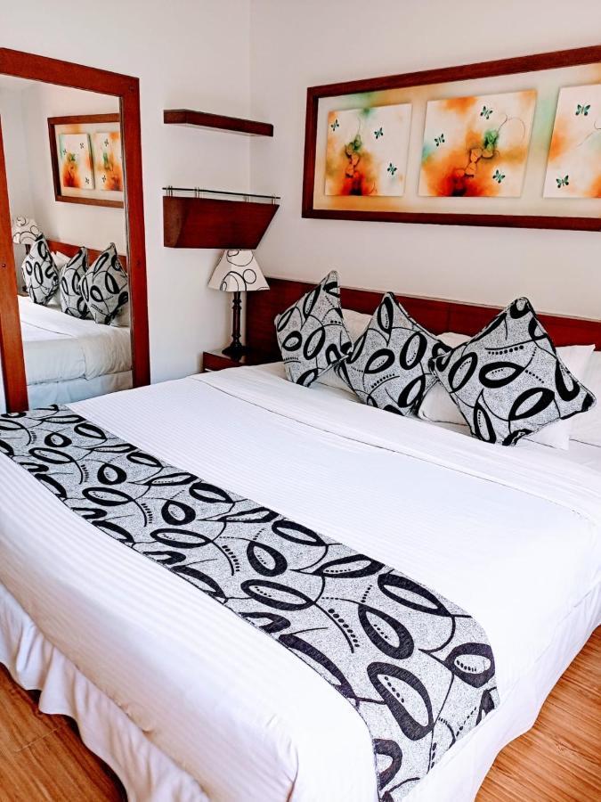 Hotel Marbella Chico Bogota Exterior photo